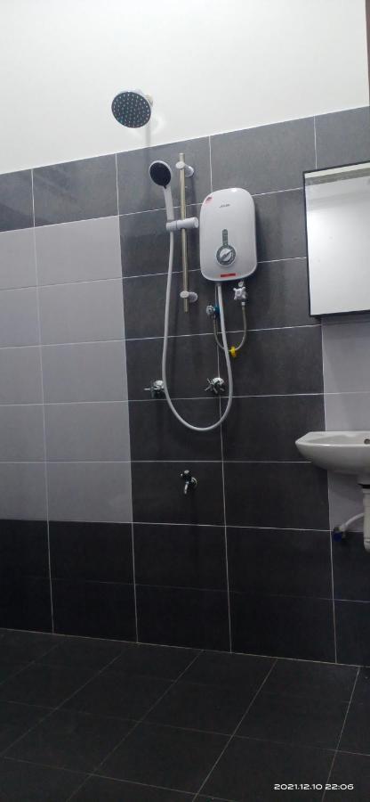 Adda Guest House Кота-Бару Экстерьер фото